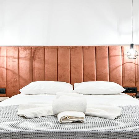 Aeolos Luxury Suites アテネ エクステリア 写真