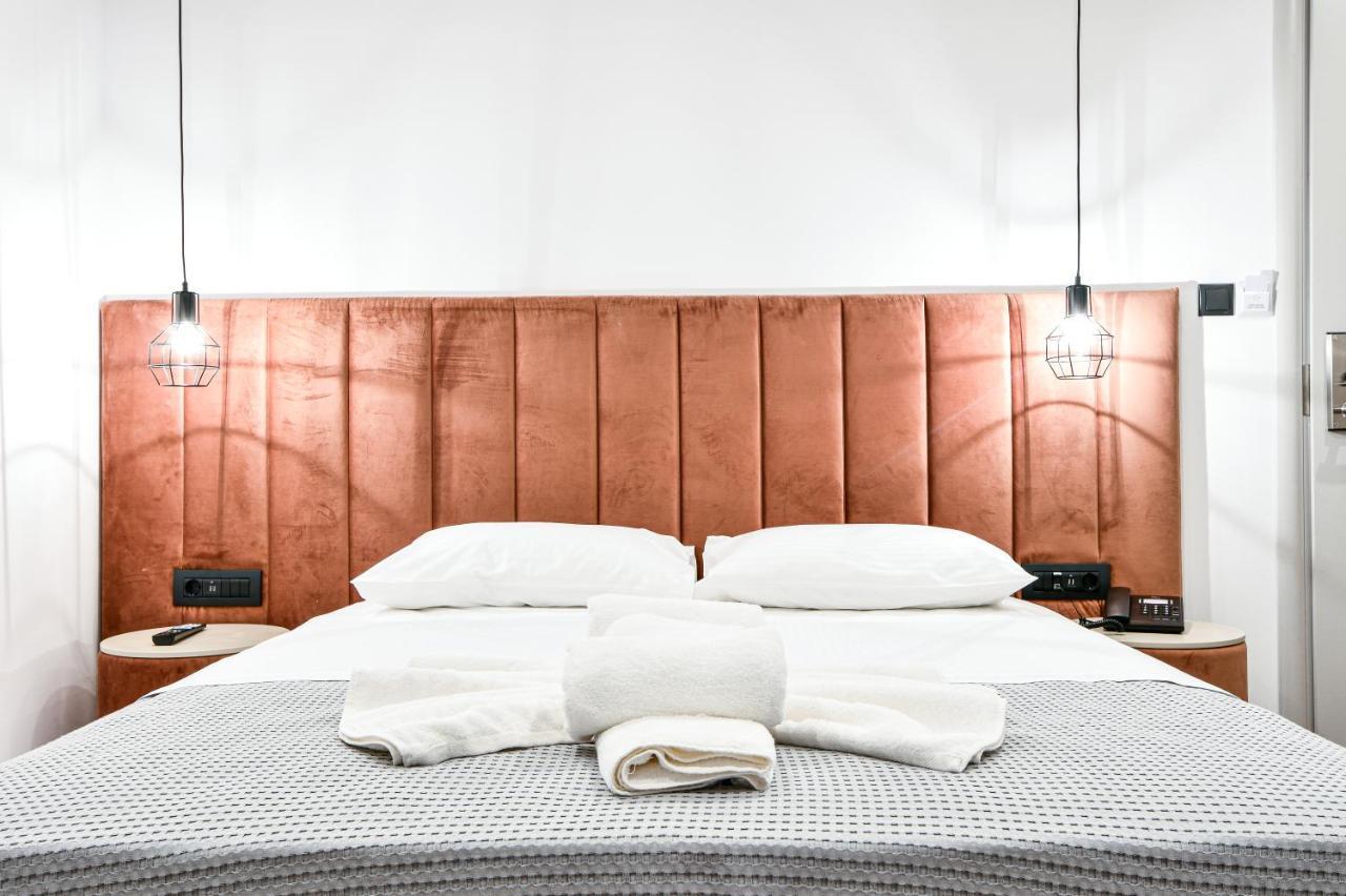Aeolos Luxury Suites アテネ エクステリア 写真
